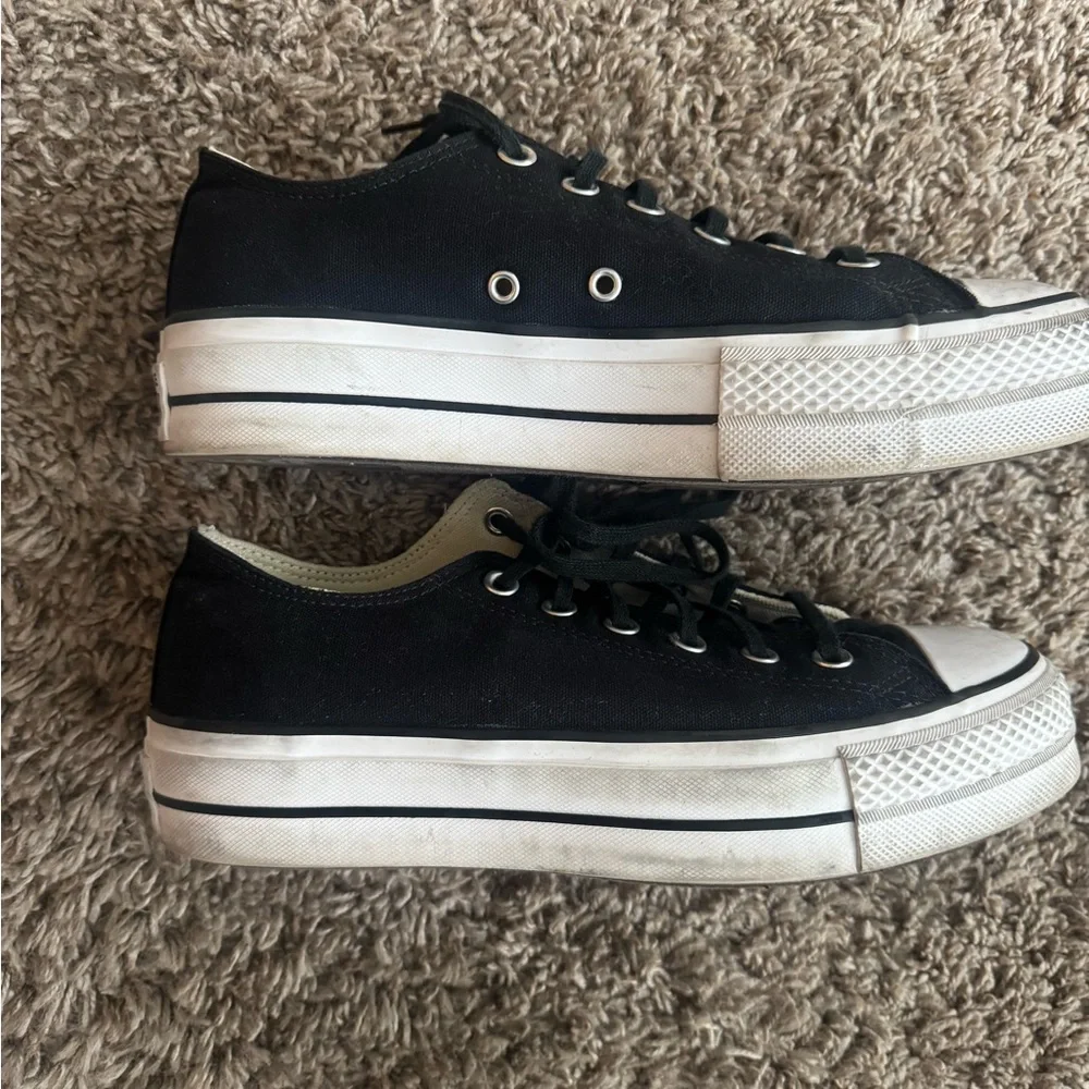 Converse Women's Black and White platform Canvas Sneakers - Picture 4 of 4
